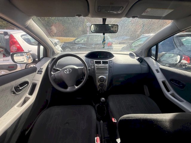 TOYOTA Toyota Yaris II 69 VVT-i Up 5p