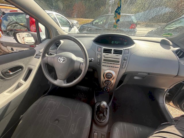 TOYOTA Toyota Yaris II 69 VVT-i Up 5p