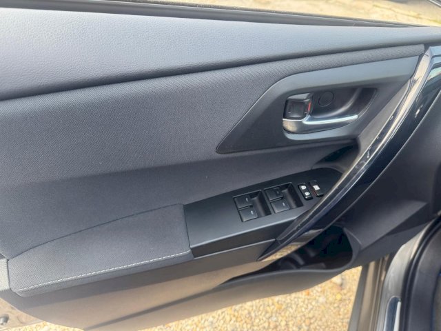 TOYOTA Toyota Auris Touring Sport  HSD 136h Executive
