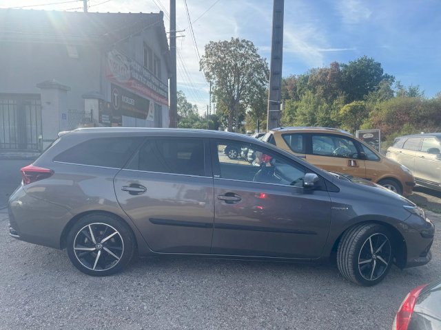 TOYOTA Toyota Auris Touring Sport  HSD 136h Executive