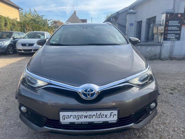 TOYOTA Toyota Auris Touring Sport  HSD 136h Executive