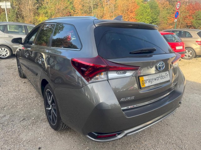 TOYOTA Toyota Auris Touring Sport  HSD 136h Executive