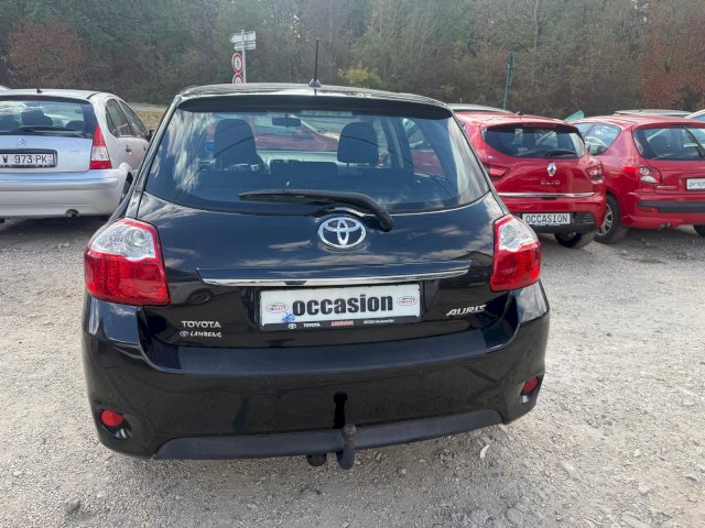 TOYOTA Toyota Auris  132 VVT-i Executive MMT 5p