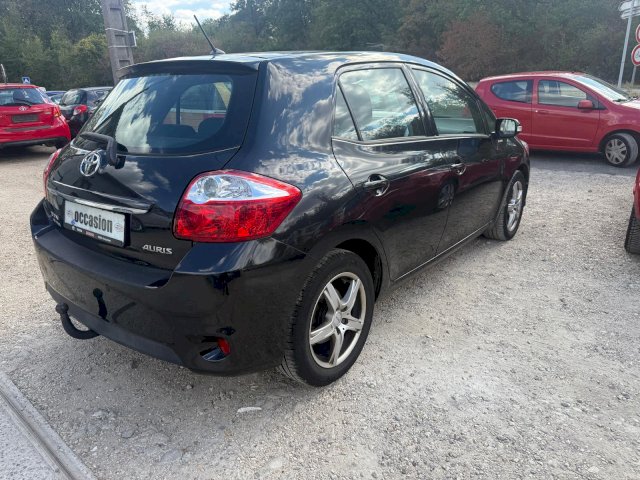 TOYOTA Toyota Auris  132 VVT-i Executive MMT 5p