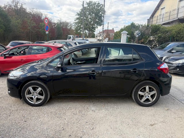 TOYOTA Toyota Auris  132 VVT-i Executive MMT 5p