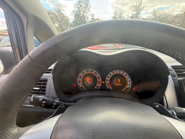 TOYOTA Toyota Auris  132 VVT-i Executive MMT 5p