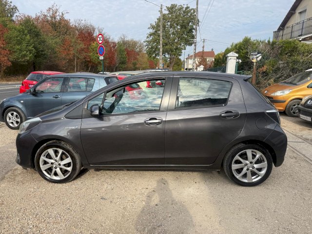 TOYOTA Toyota Yaris III HSD 100h Dynamic 5p