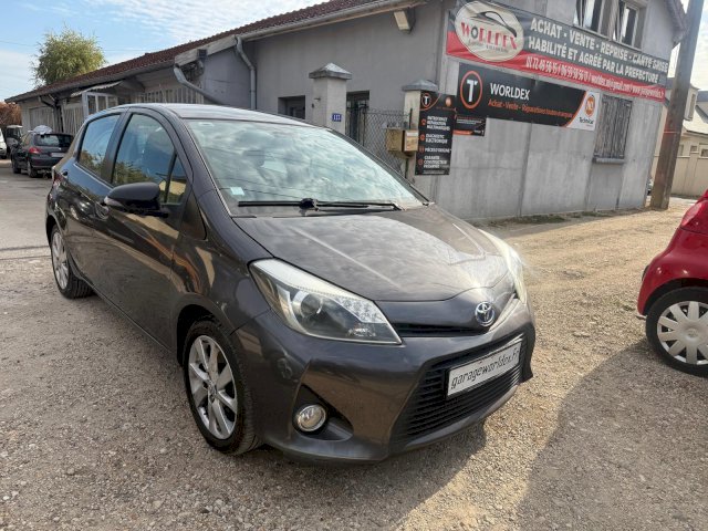 TOYOTA Toyota Yaris III HSD 100h Dynamic 5p
