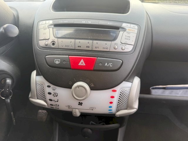 PEUGEOT  Peugeot 107  1.0 12v Envy 2-Tronic5p