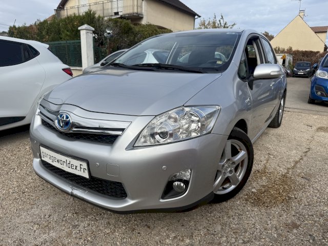 TOYOTA Toyota Auris HSD 136h Dynamic 15