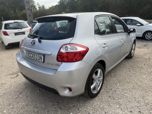 TOYOTA Toyota Auris  HSD 136h Dynamic 15