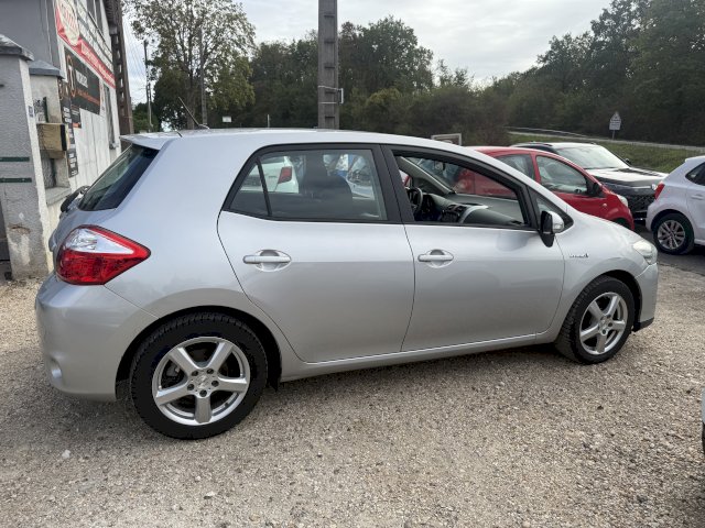 TOYOTA Toyota Auris  HSD 136h Dynamic 15