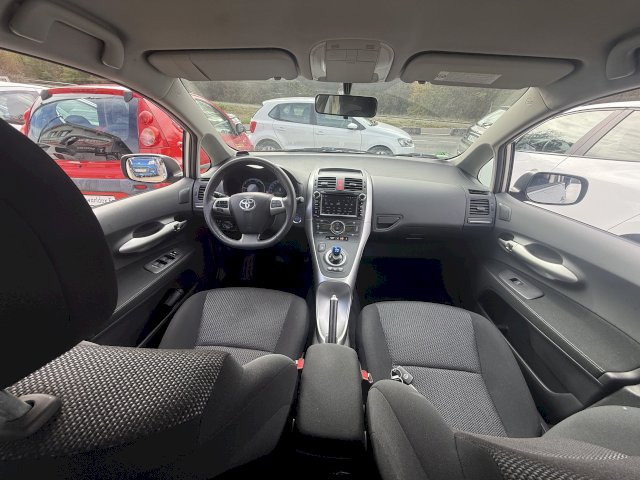 TOYOTA Toyota Auris  HSD 136h Dynamic 15