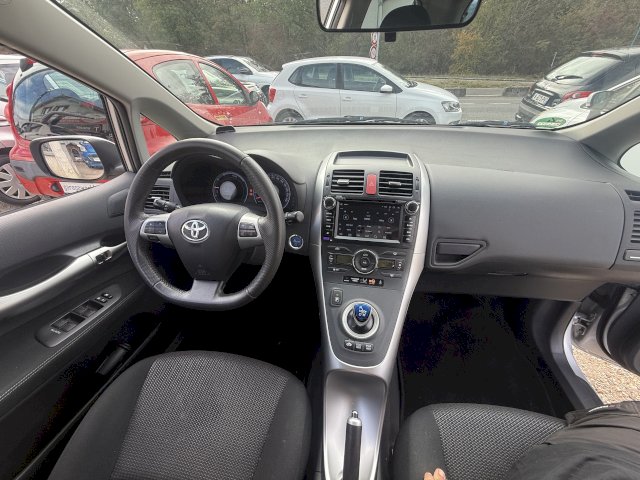 TOYOTA Toyota Auris  HSD 136h Dynamic 15