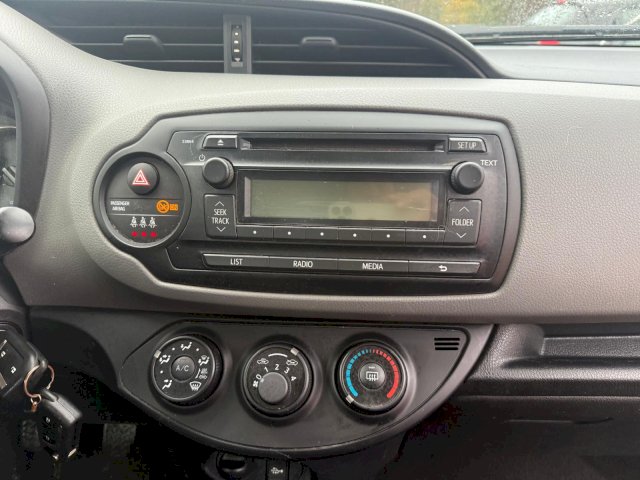 TOYOTA Toyota Yaris III 69 VVT-i Dynamic 5p