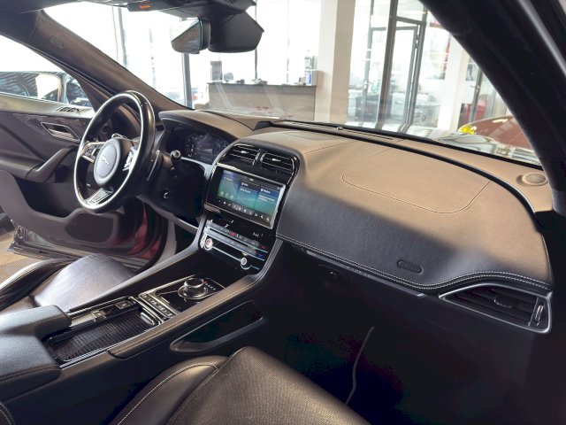 Jaguar Jaguar F-Pace V6 3.0D 300ch R-Sport AWD BVA8 169g