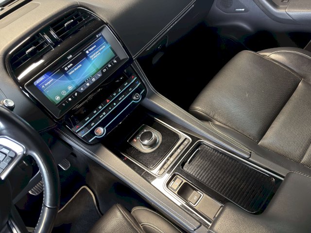 Jaguar Jaguar F-Pace V6 3.0D 300ch R-Sport AWD BVA8 169g