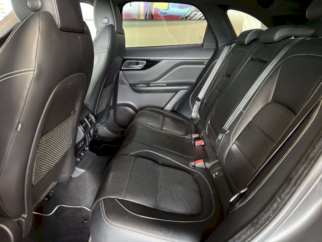 Jaguar Jaguar F-Pace V6 3.0D 300ch R-Sport AWD BVA8 169g