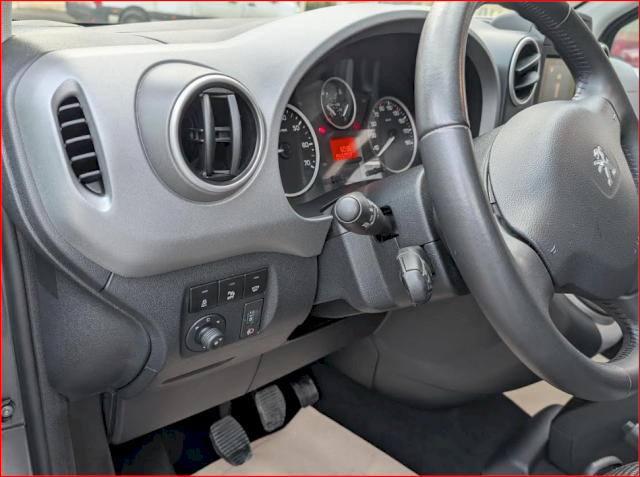 Peugeot PARTNER 1.6 BLUEHDI 120 ZENITH