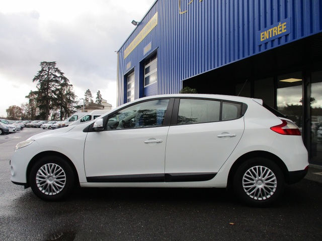 Renault Renault Megane III 1.5L dCi 105ch CARMINAT TOMTOM