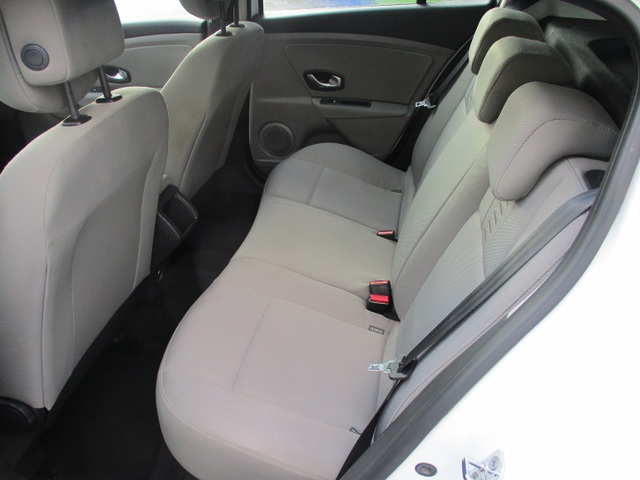 Renault Renault Megane III 1.5L dCi 105ch CARMINAT TOMTOM