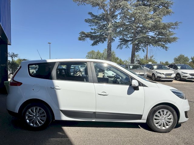 Renault Renault Grand Scenic III PHASE 2 1.5 DCI 110CH 6CV