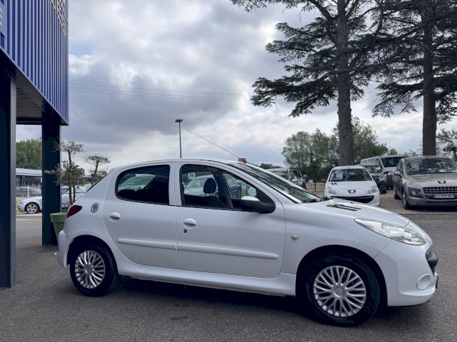 Peugeot Peugeot 206 + 1.4 ESSENCE 73CH 5CV