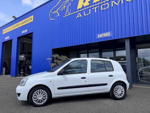 Renault Renault Clio II 5 PORTES PHASE 2 1.5 DCI 68CH 4CV