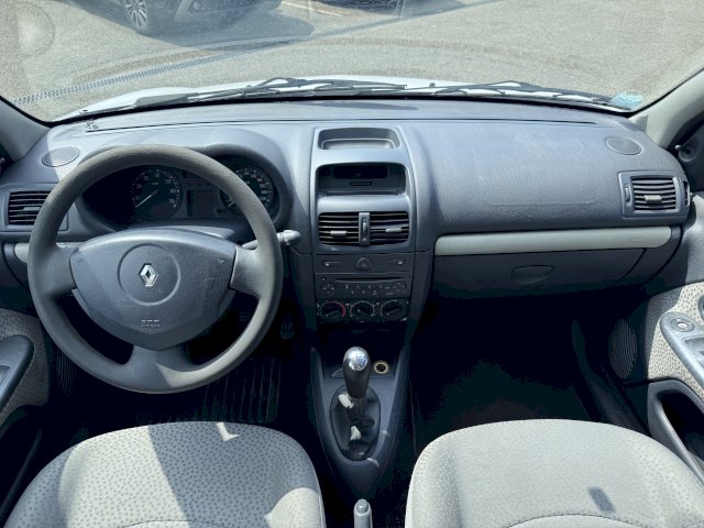 Renault Renault Clio II 5 PORTES PHASE 2 1.5 DCI 68CH 4CV