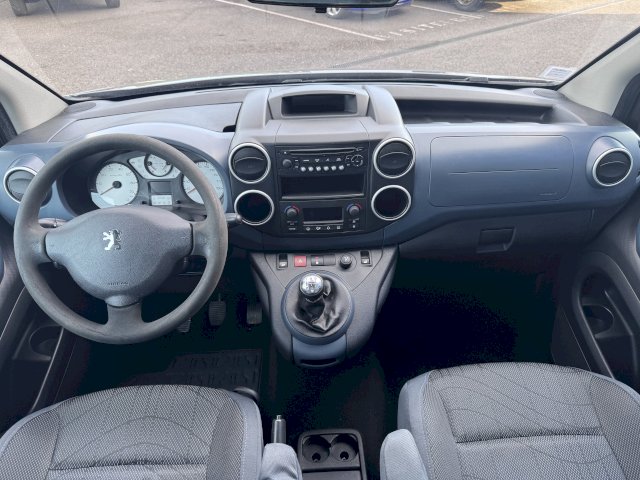 Peugeot Peugeot Partner TEPEE 1.6 HDI 90CH 6CV MOTEUR REMPLACE 95 352KMS 