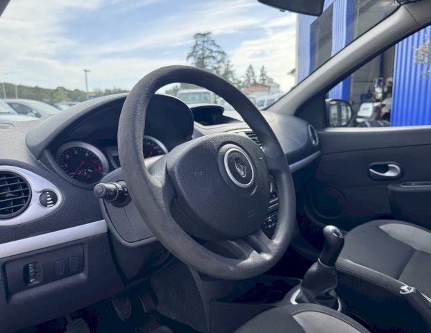 Renault Renault Clio III PHASE 2 1.5 DCI ECO2 90CH 5CV