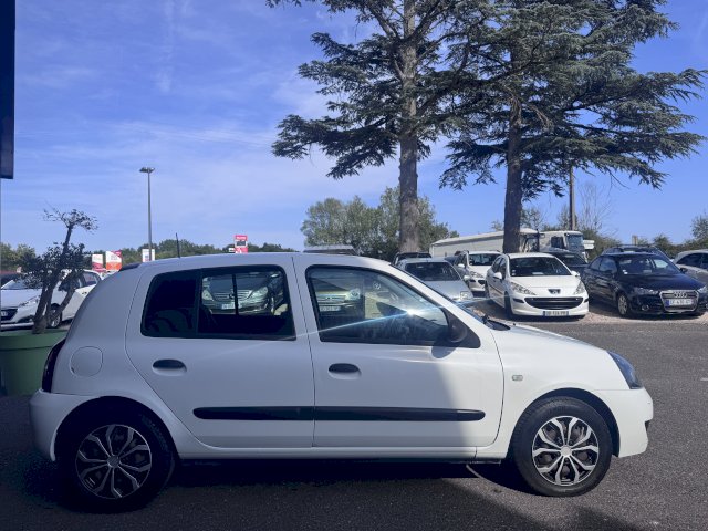 Renault Renault Clio II PHASE 2 1.5 DCI 68CH 4CV