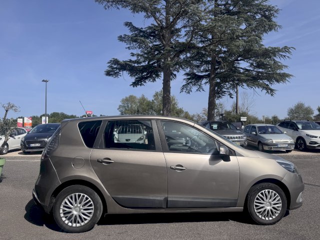 Renault Renault Scenic III (J95) 1.5 dCi 110ch energy Authentique eco²
