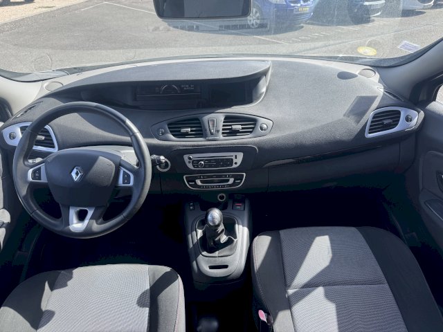 Renault Renault Scenic III (J95) 1.5 dCi 110ch energy Authentique eco²