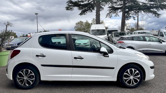 Peugeot Peugeot 207 5 PORTES 1.4 HDI 70CH 4CV