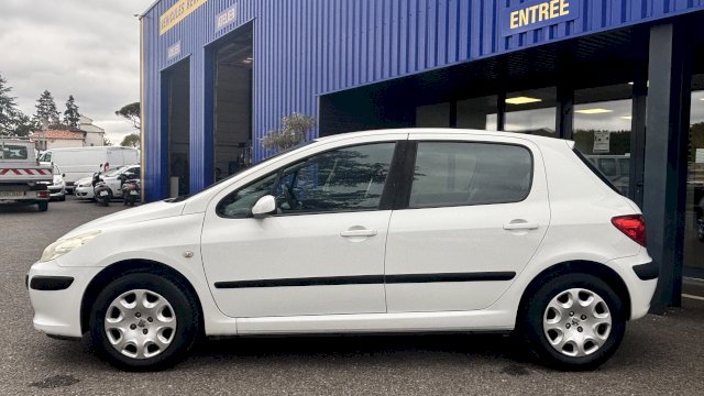 Peugeot Peugeot 307 RESTYLEE 1.6 HDI 90CH 5CV