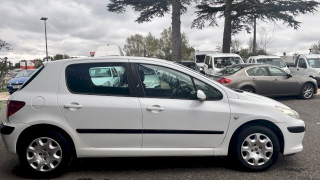 Peugeot Peugeot 307 RESTYLEE 1.6 HDI 90CH 5CV