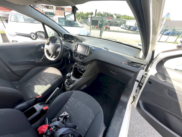 PEUGEOT Peugeot 208 1,5 BLUE HDI 100 CH 5 PLACES 