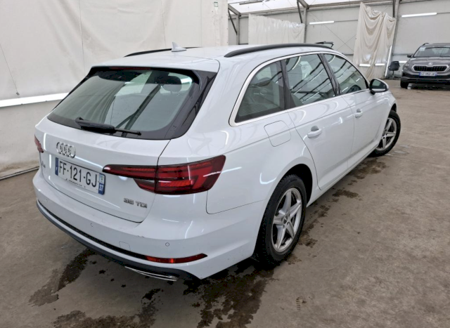 Audi Audi A4 Avant STRONIC BUSINESS LINE 150CH 