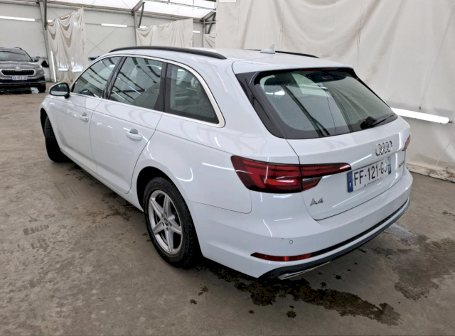 Audi Audi A4 Avant STRONIC BUSINESS LINE 150CH 