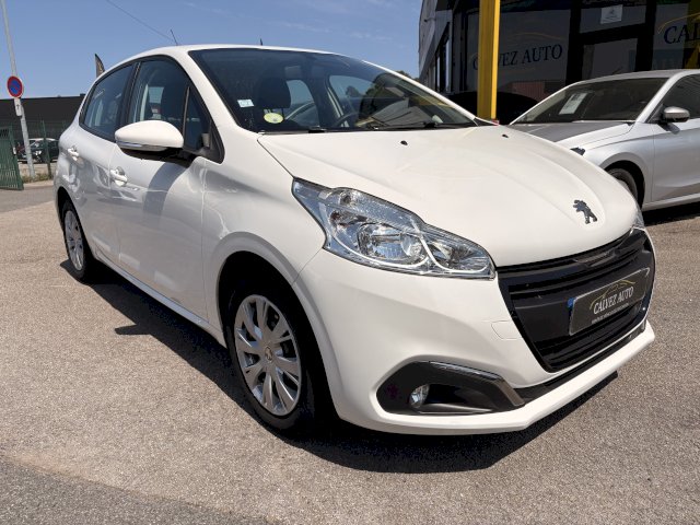 PEUGEOT Peugeot 208 1,5 HDI 100 CH 5 PLACES