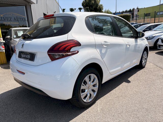 PEUGEOT Peugeot 208 1,5 HDI 100 CH 5 PLACES