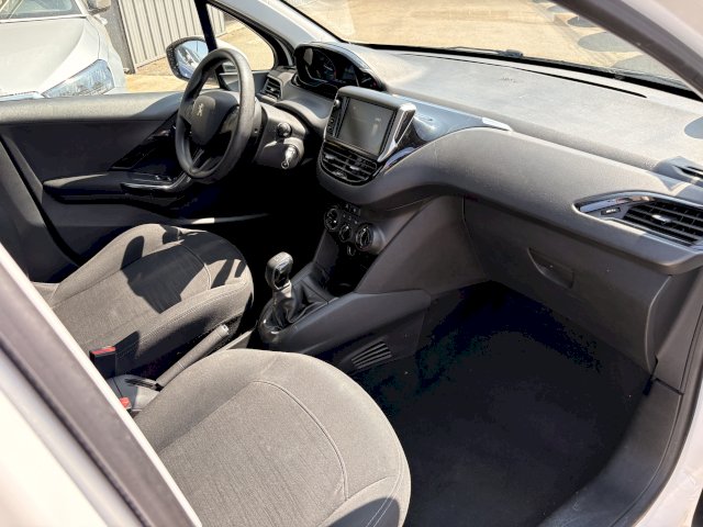 PEUGEOT Peugeot 208 1,5 HDI 100 CH 5 PLACES