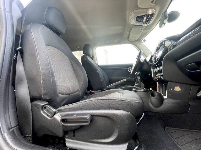 Mini Mini III (F56) One 102ch Business Euro6d-T