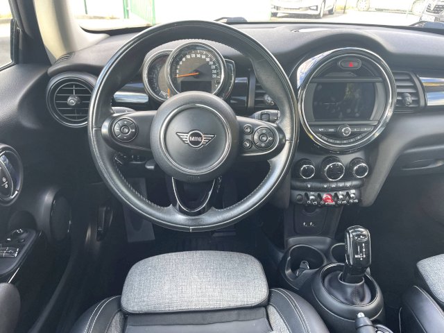 Mini Mini Cooper 136ch Edition Greenwich BVA7 109g