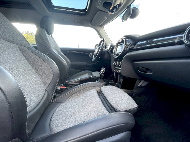 Mini Mini Cooper 136ch Edition Greenwich BVA7 109g