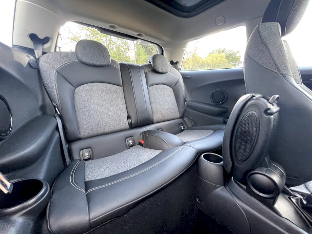 Mini Mini Cooper 136ch Edition Greenwich BVA7 109g