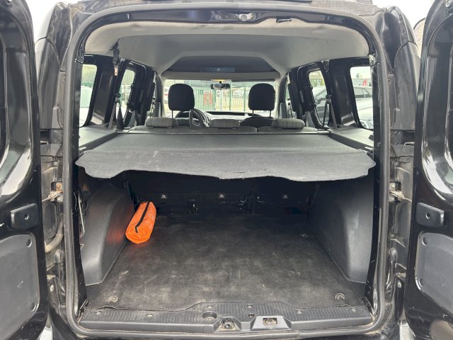 Dacia Dokker LAUREATE 1,5 DCI 5 PLACES 