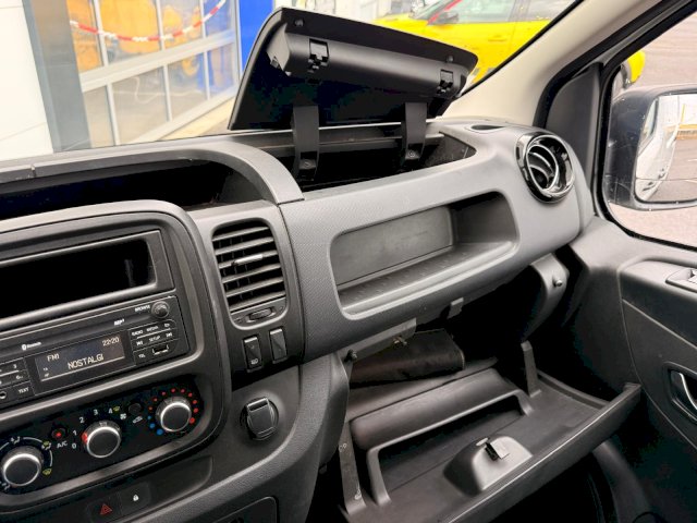 Renault Renault Trafic III 2.0 DCI 120 L2H1 GRAND CONFORT