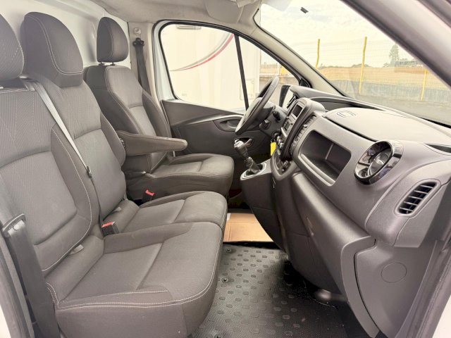Renault Renault Trafic III 2.0 DCI 120 L2H1 GRAND CONFORT